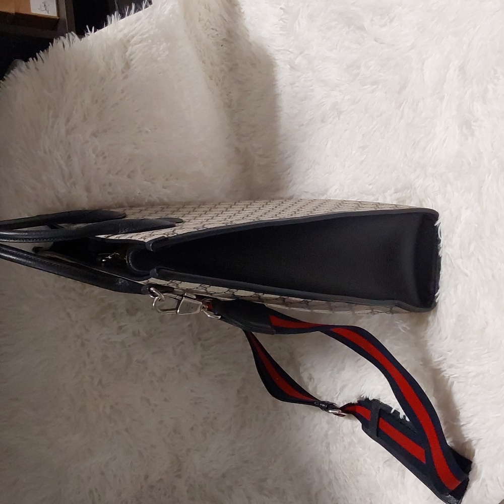 Authentic! Gucci Gg Interlocking Large Leather To… - image 4